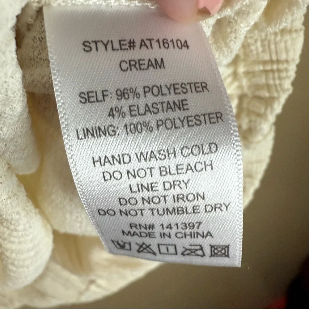 ASTR‎ The Label Cream Puff Sleeve Size Medium Top Short Sleeve Flattering Office